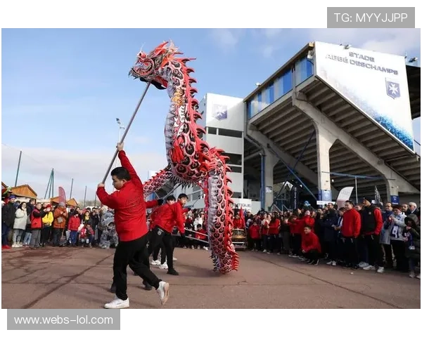 法国体育部长现场观赛法甲 强调维护赛场安全严惩暴力行为
