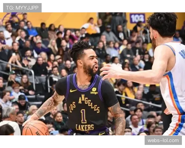 布莱恩·巴特尔在DBX比赛中上演惊艳终结技KO瞬间