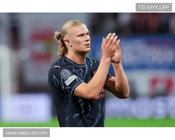 赛前热身哈兰德加练射门，志在百球